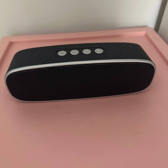 axGear Portable Bluetooth Speaker - Picture 1 of 4